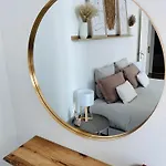 De Standing Hyper Centre