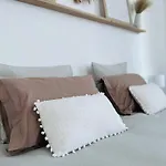 De Standing Hyper Centre
