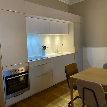 De Standing Hyper Centre Apartment *
