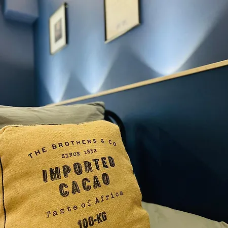 De Standing Hyper Centre