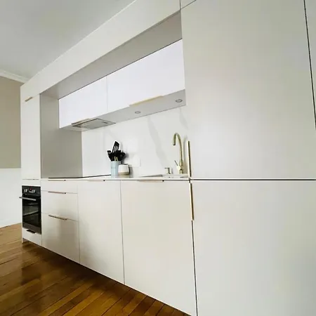 De Standing Hyper Centre Apartment *