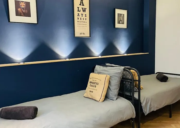 De Standing Hyper Centre Apartment *