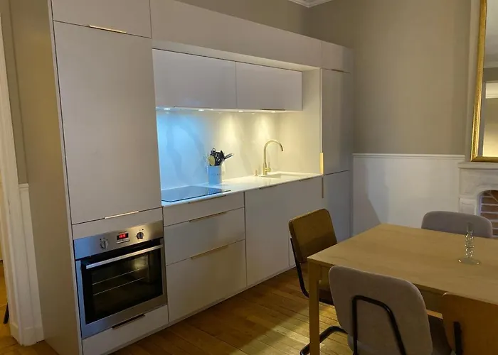 De Standing Hyper Centre Apartment *