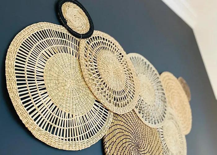 De Standing Hyper Centre Apartment *