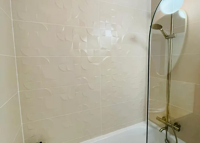 De Standing Hyper Centre *