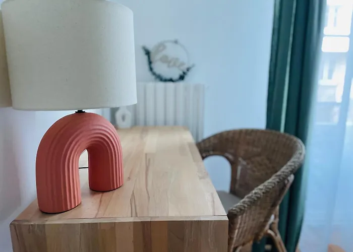 De Standing Hyper Centre Apartment *