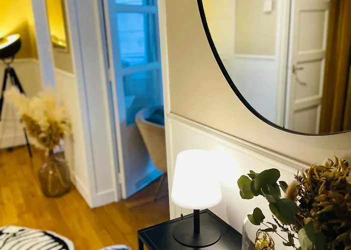 De Standing Hyper Centre * Tours