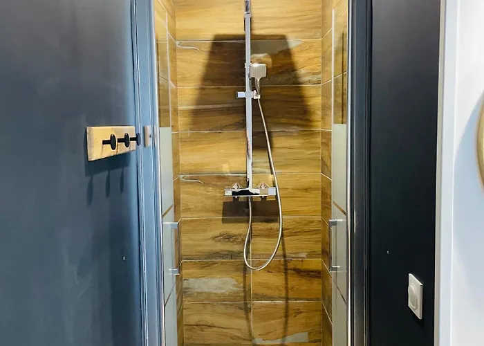 De Standing Hyper Centre *